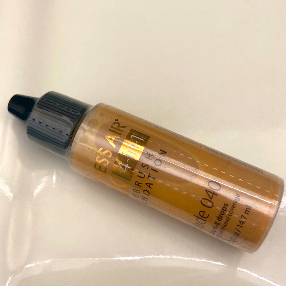 Luminess Air Silk 4in1 airbrush foundation in shade 040